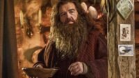 HBO's Harry Potter dan Hagrid Tiba di Streaming Dua Bulan Lebih Awal!