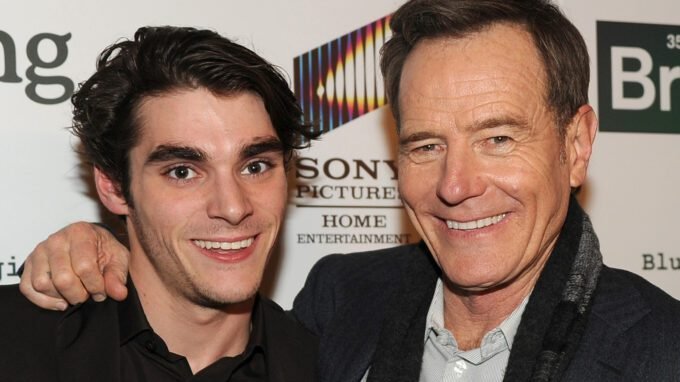 Bryan Cranston Ungkap Kesedihan Mendalam atas Kepergian RJ Mitte — Simak Tribute Spesial dari Breaking Bad